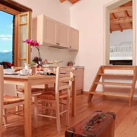 Agriturismo La Scala Фермерский дом *
